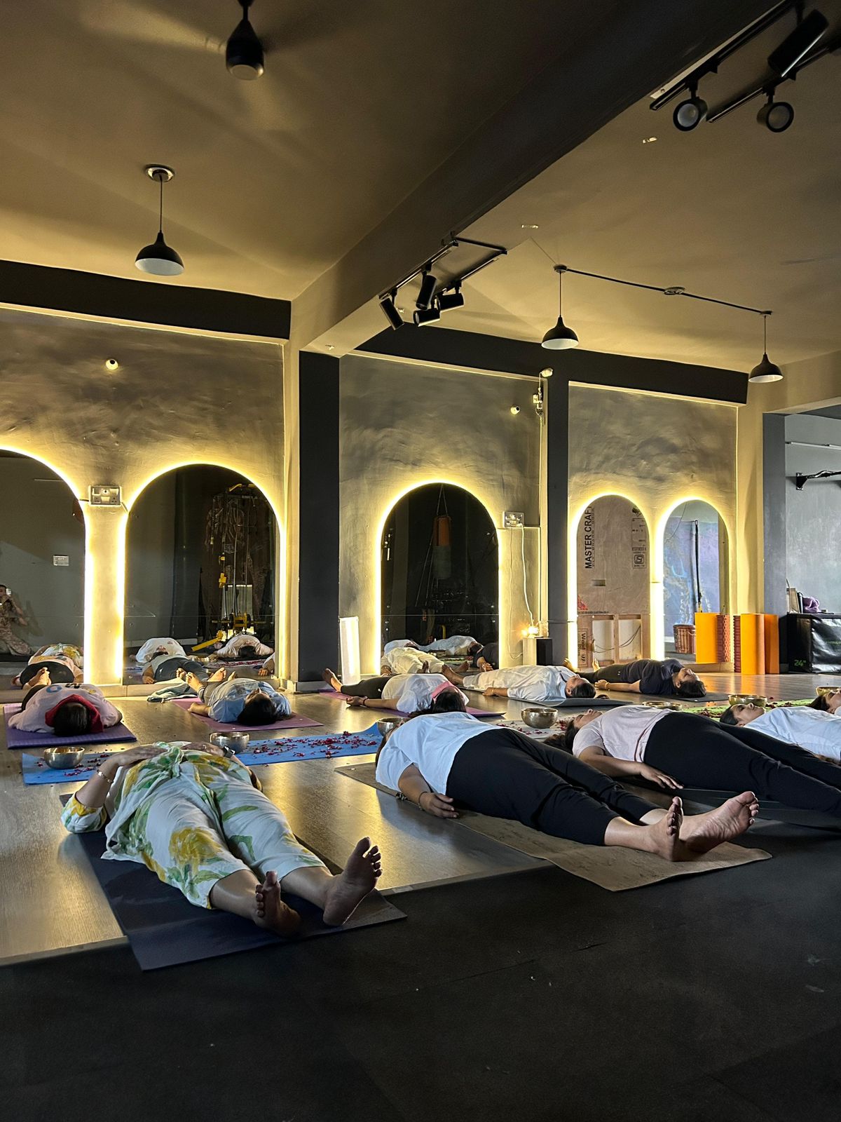 100hrs yoga retreat